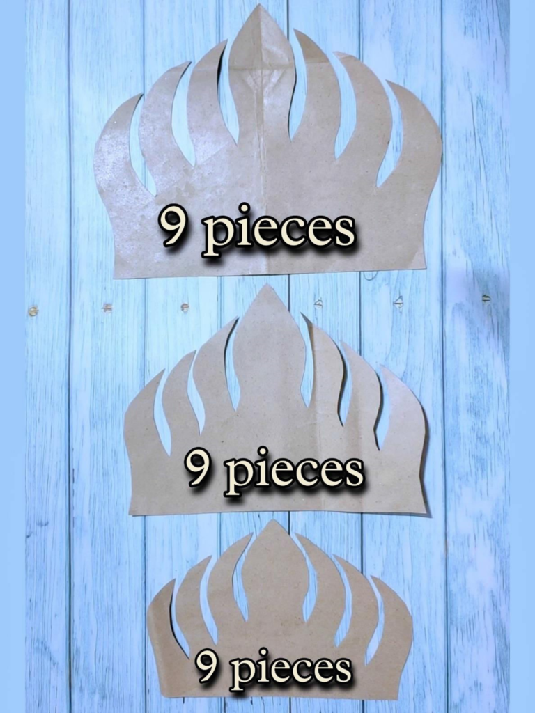 We need 3 different sizes of pattern to create this Scandinavian paper wreath